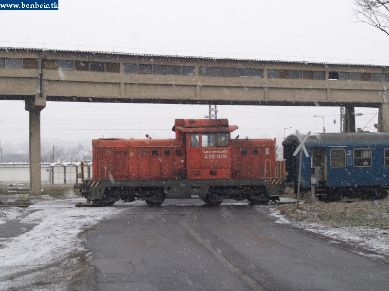 A29 009 előrejön az útátjár fotó