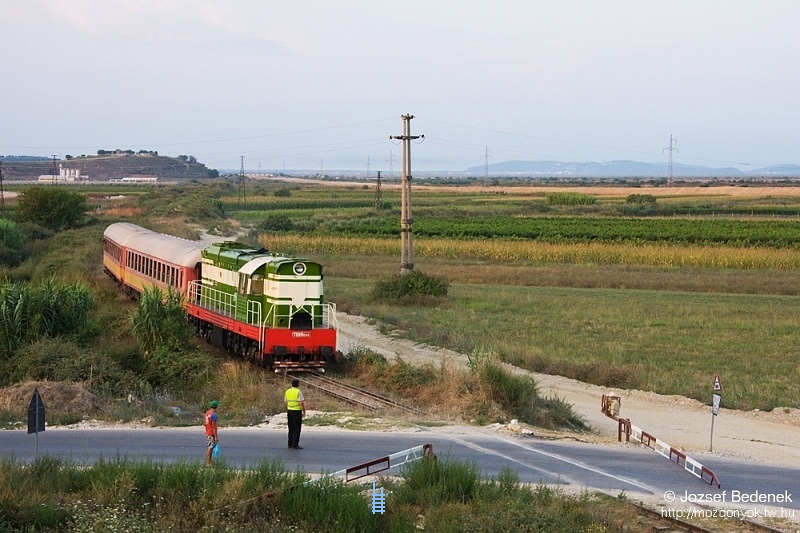 T669 1044 a Novosel sznetel megll eltti ttjrhoz kzelt fot