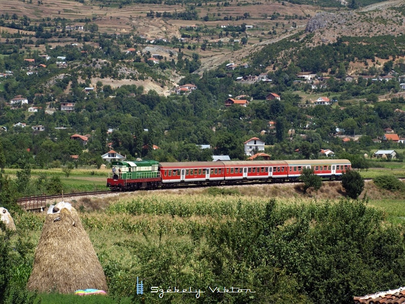 T669 1047 Prrenjashoz közeledik fotó