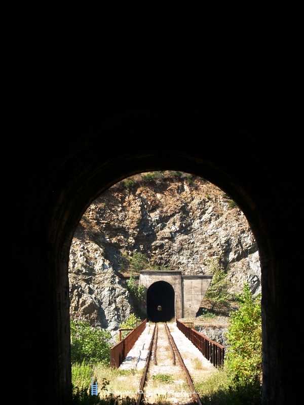 Tunnel-viaduct-tunnel combination photo