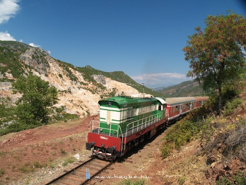 The T669 1047 near Qukes photo