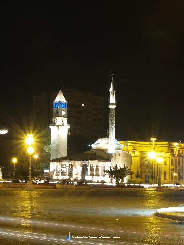 Mecset a Szkander bg tren fot