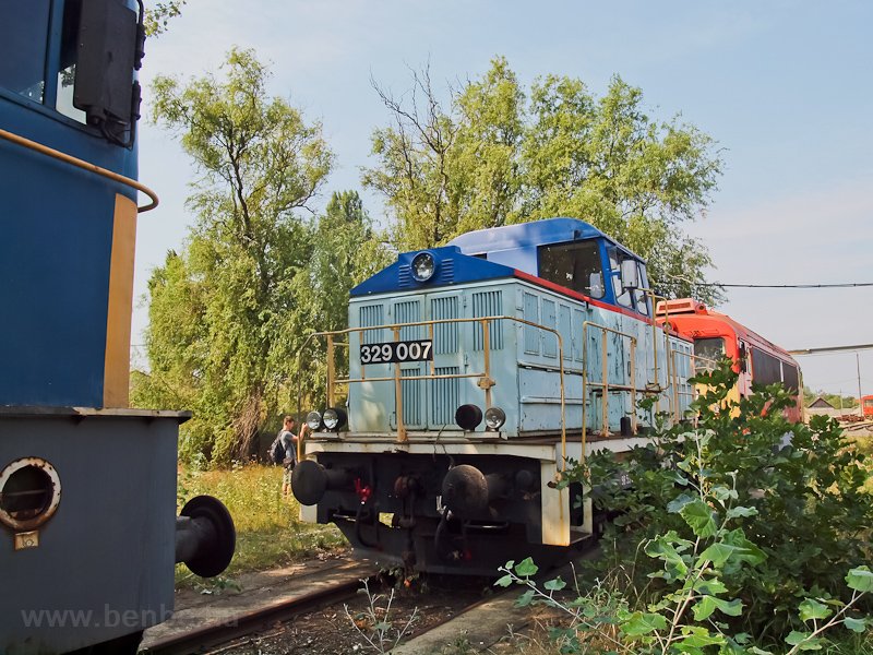 A 329 007 plyaszm gpszetes M32/Gokart a szolnoki jrműjavtban fot