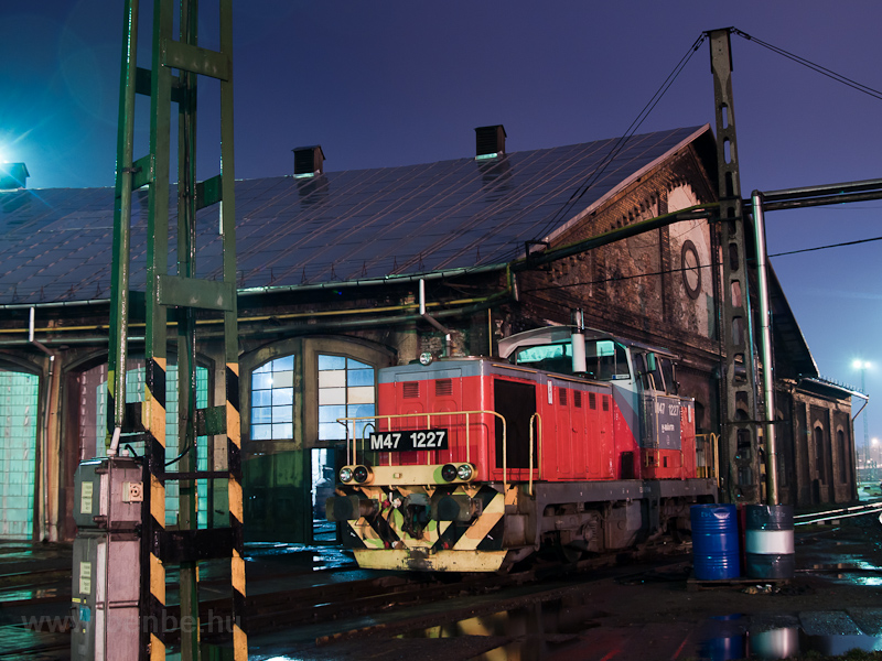 The M47 1227 seen by the shed at Bkscsaba photo