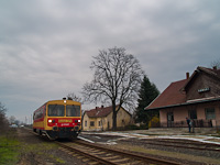 The MV-START Bzmot 379 seen at Komdi station