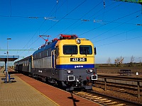 The MÁV-TR 432 345 seen at Tiszatenyő station