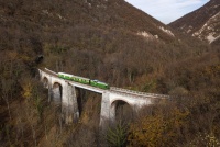 The CFR Calatori 69 0003-4 seen between Ciudanovita and Garliste on the Jittin-viaduct