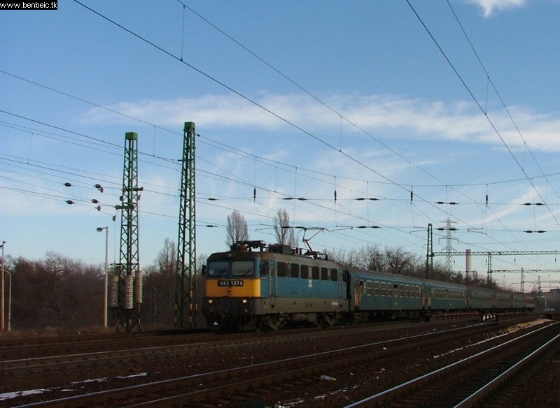 Ez valószínűleg a 922-es gyors. kép V43 1376 Ferencváros előtt fotó