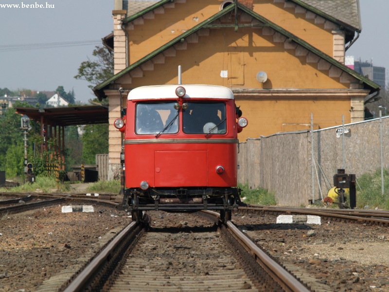 The Amsler FMK-002 track inspection vehicle at Kelenfld station photo