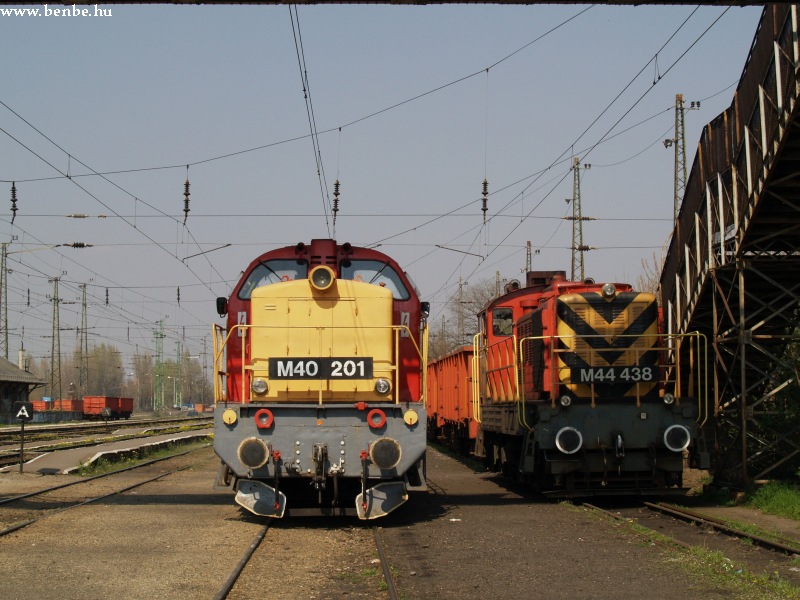 M40 201 és M44 438 Rákospalota-Újpest állomáson fotó