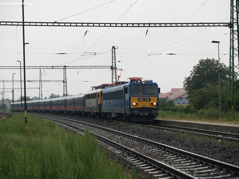 The V63 019 at Slysp station photo