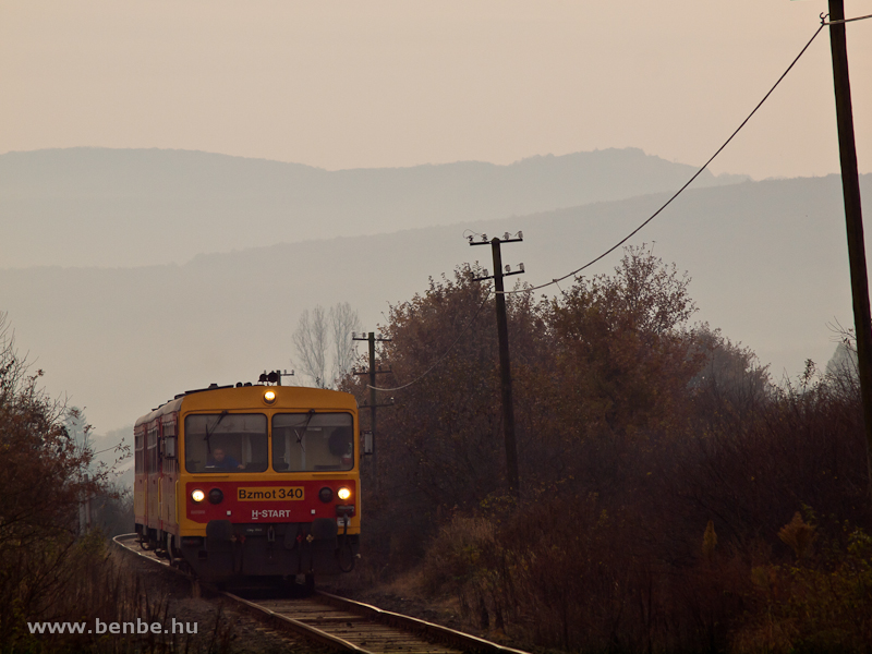 The Bzmot 340 is arriving from Berkenye to Ngrd photo