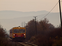 The Bzmot 340 is arriving from Berkenye to Ngrd