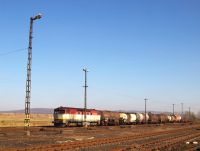 A ZSSK Cargo 751 206-4 tehervonattal Bánréve állomáson