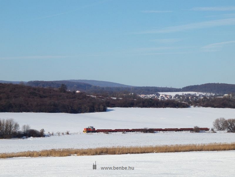 The M47 1329 is pulling a loaded bauxit train under Zirc photo