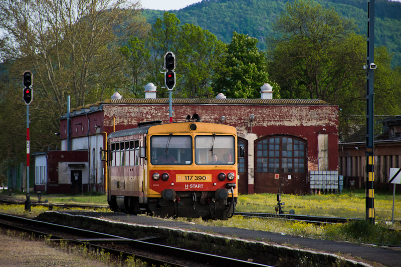 A MÁV 117 390 Tapolca állomáson fotó