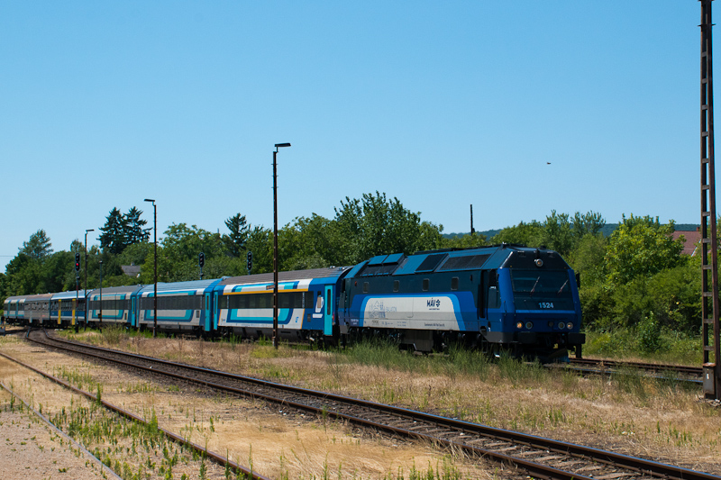 kép A MÁV Rail Tours 0001 1524 Zánka-Köveskál állomáson fotó