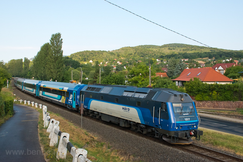 kép A MÁV Rail Tours 0001 1517 Badacsonyörs és Ábrahámhegy között fotó