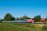 A MÁV Rail Tours M61 001 Tapolca és Nemesgulács-Kisapáti között a vékonycsíkos gyorsvonattal