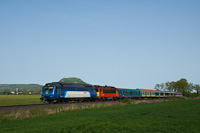A MÁV Rail Tours 0001 1535 Nemesgulács-Kisapáti és Tapolca között, a háttérben a Csobánc csúcsával