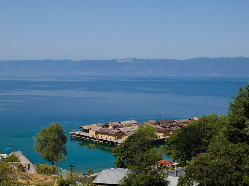 A Csontok blben elmerlt sz vros rekonstrukcija az Ohridi-tban fot