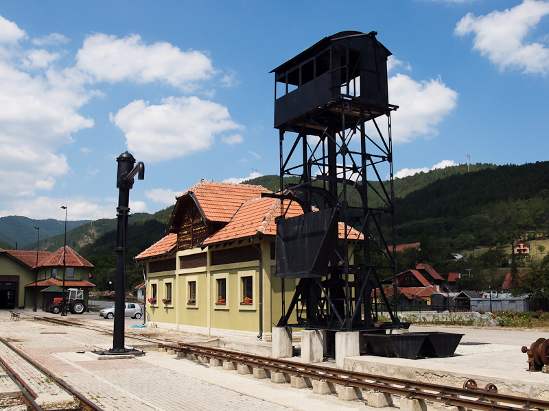Coal and water loader at Šargan-Vitasi station photo