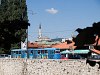 Szarajevo - csuklós Tatra K2 villamos a Miljacka patak partján