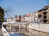 Szarajevo - ajándékba kapott amszterdami villamos a Miljacka patak partján