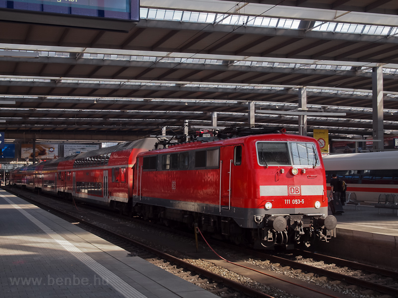 A DB 111  053-5 Mnchen Hauptbahnhof llomson fot