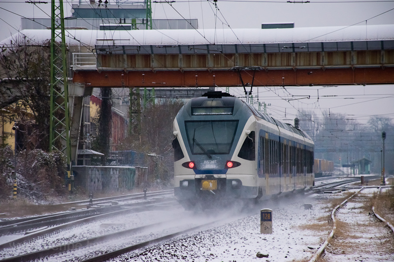 A MV-START 415 084 Pestszentlőrinc llomson fot