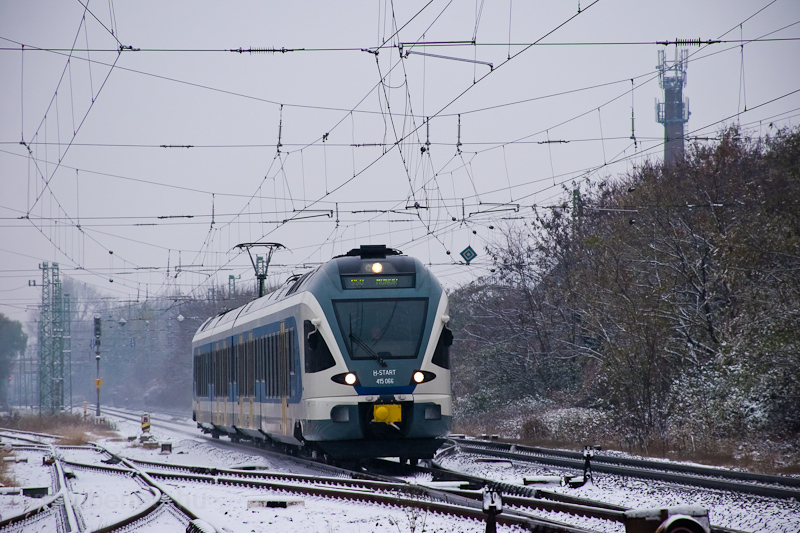 The MV-START 415 066 seen between Kőbnya-Kispest and Pestszentlőrinc photo