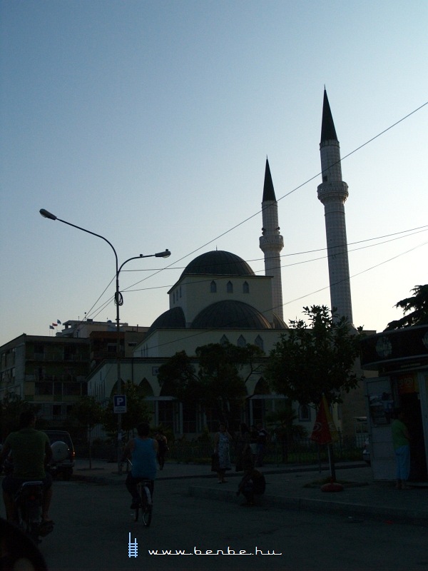 Mecset Skhoderben fot