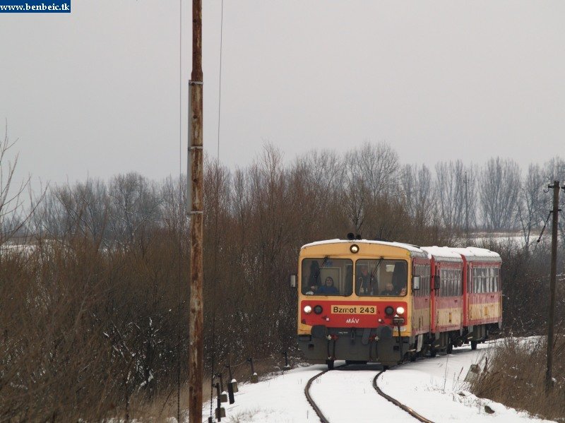 Bzmot 243 Disjen bejrati jelzjnl fot