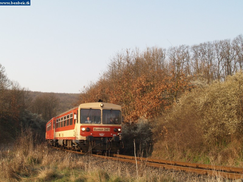 Bzmot 341 Berkenye előtt fotó