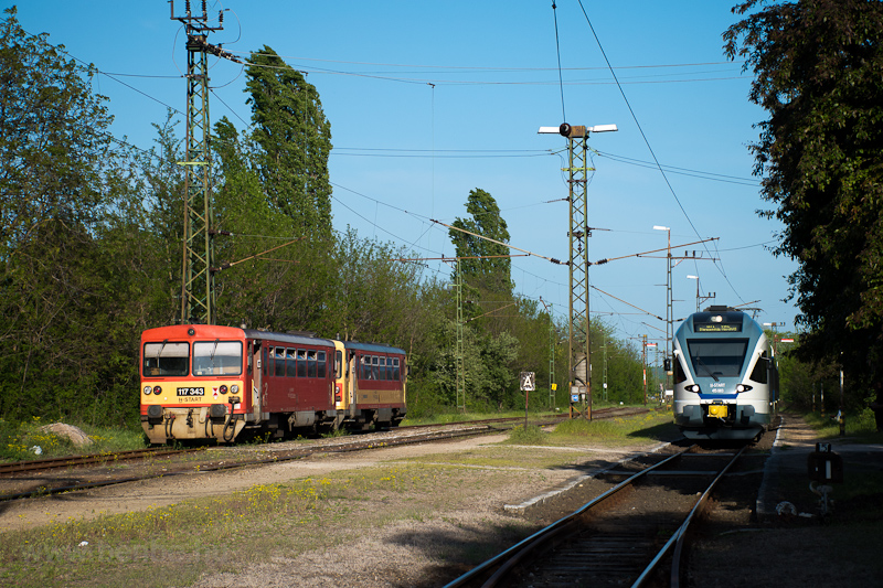 The MÁV-START 117 343 and t picture