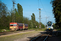 The MV-START 117 343 and the 415 083 seen at Vcrtt