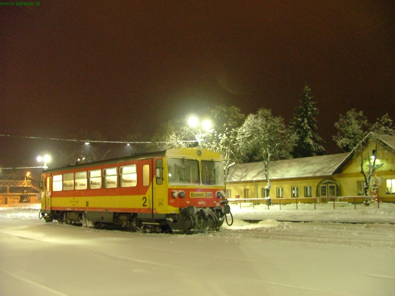 The Bzmot 334 at Balassagyarmat station photo