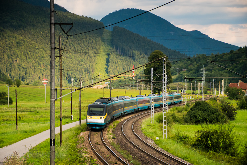 The ČD 681 004-8 seen between Ruzomberok-Rybrpole and Hrboltov photo