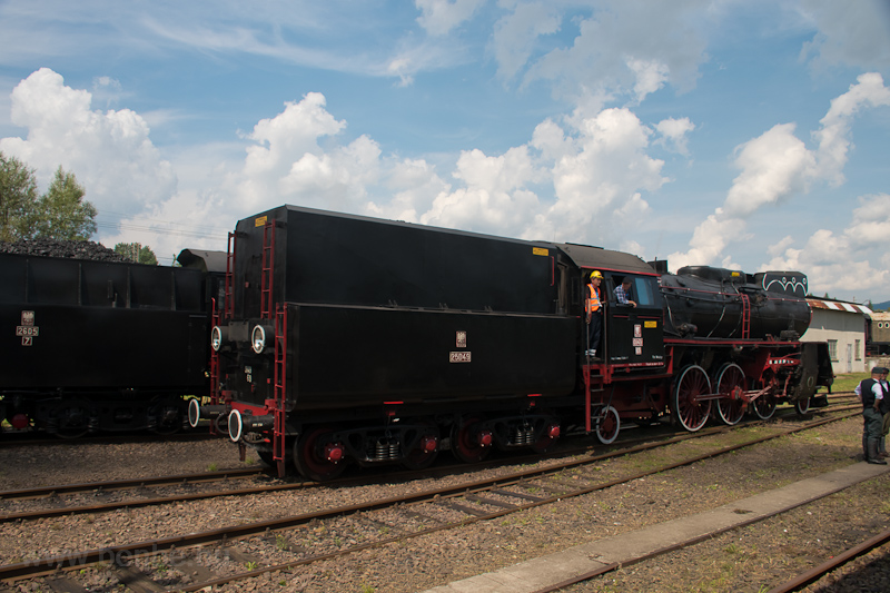 A PKP Ol49 69 Chabwka llomson, a gőzmozdony szerkocsijval előre fot