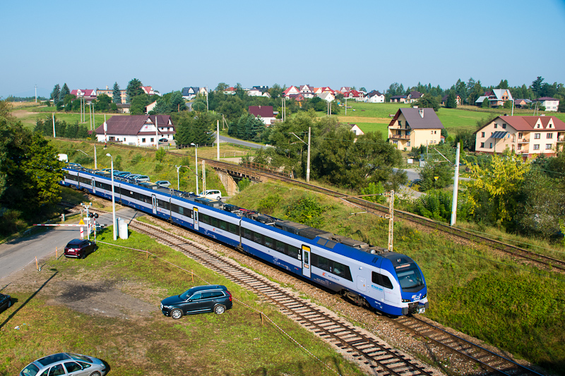 The PKP InterCity ED160-009 seen between Rokiciny Podhalanskie and Chabwka photo