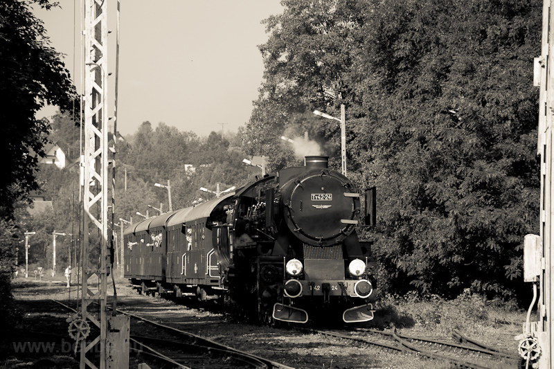 A PKP Ty42 24 Rabka Zaryte  fotó