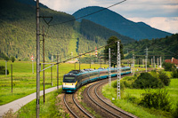 The ČD 681 004-8 seen between Ruzomberok-Rybrpole and Hrboltov