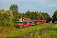 The PKP EN71-037rb seen between Chabwka and Skawa Srodkowa