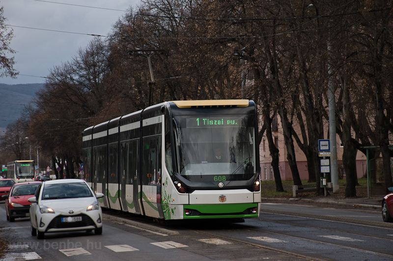 A MVK (Miskolci Vrosi Kzlekedsi) Zrt. Škoda 26T 608 Kroly utca s Gyula utca kztt fot