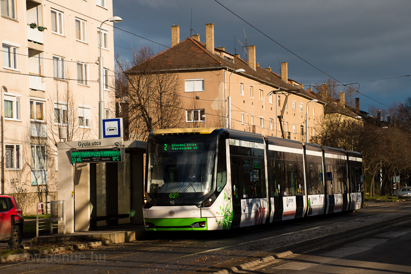 A MVK (Miskolci Vrosi Kzlekedsi) Zrt. Škoda 26T 628 Gyula utca megllban fot