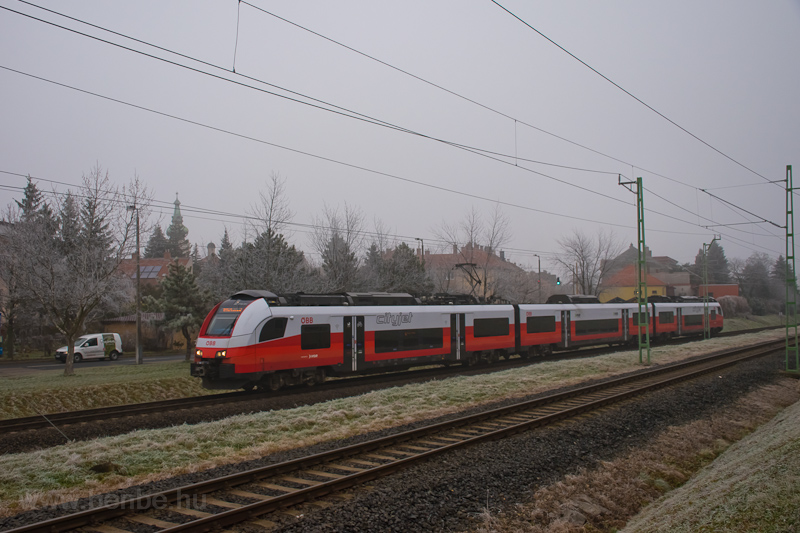 Az ÖBB 4746 095-0 pályaszámú CityJet (Desiro ML) motorvonata Sopron és Sopronkertes (Baumgarten, Ausztria) között fotó