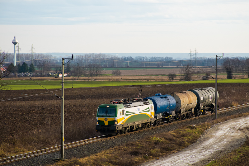 A GYSEV 471 501 plyaszm Siemens Vectron Sopronkvesd s Nagycenk kztt egy rvid tehervonattal fot