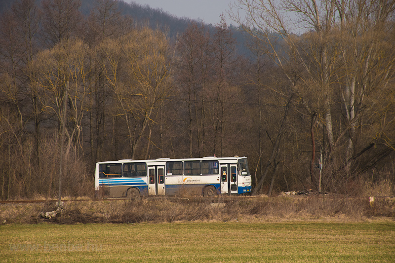 Ngrd Voln emlkű festst viselő Volnbusz Ikarus C56 Mtramindszent kzelben fot