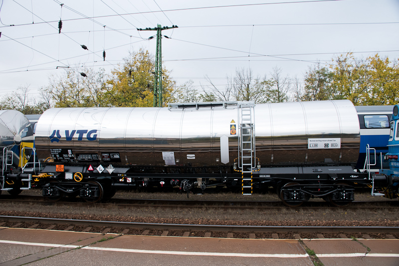 Brand new VTG tank car photo