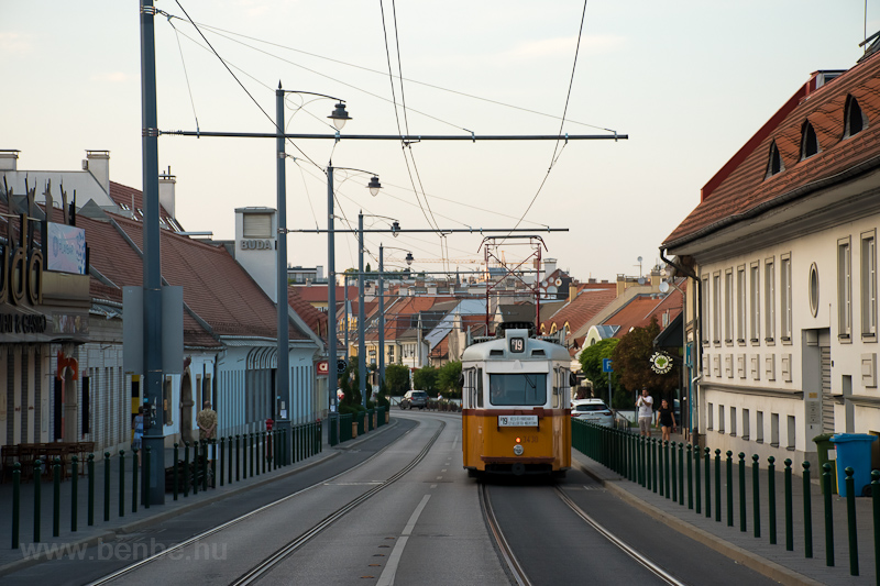 MUV tram at Frankel Leo út photo